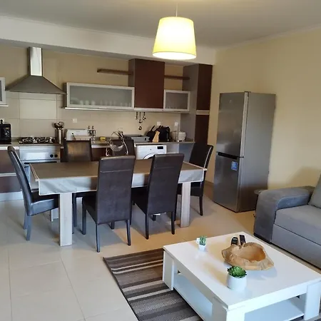 Apartment T2 Alto Quintao *